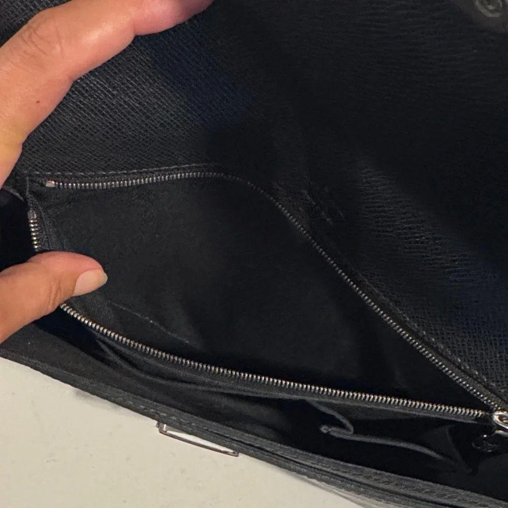 Louis Vuitton Black Men's Envelope Clutch with Silver Lock - Picture 8 of 16